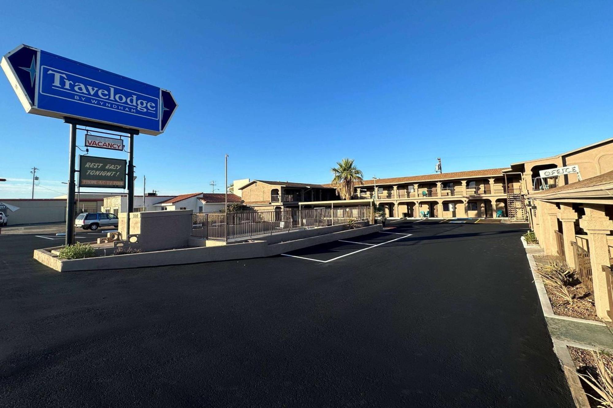 Travelodge By Wyndham Parker Exterior foto