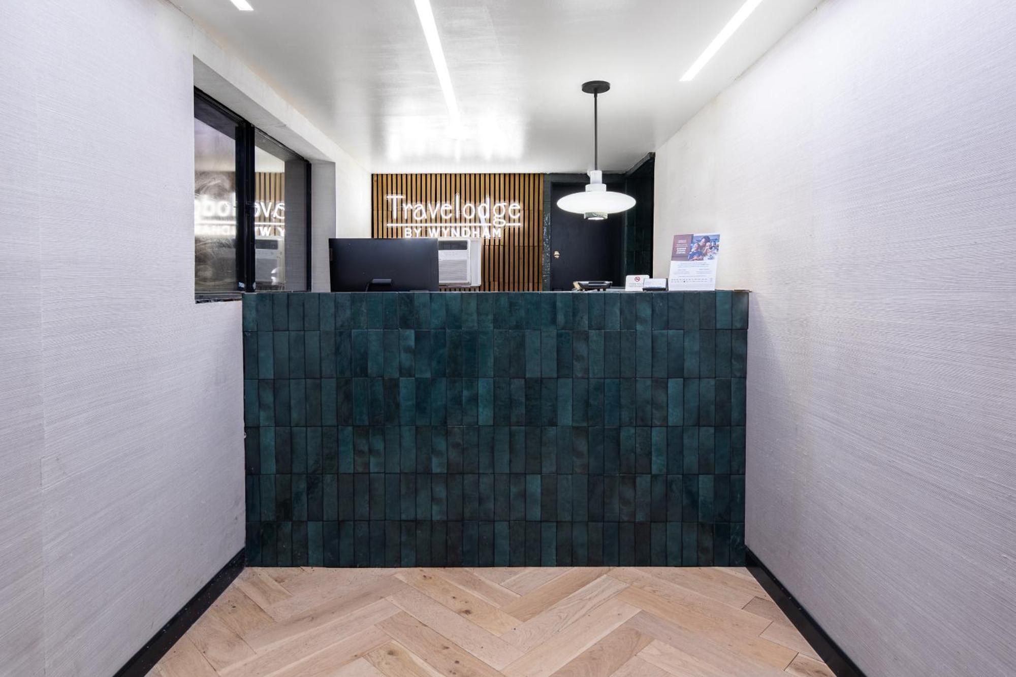 Travelodge By Wyndham Parker Exterior foto